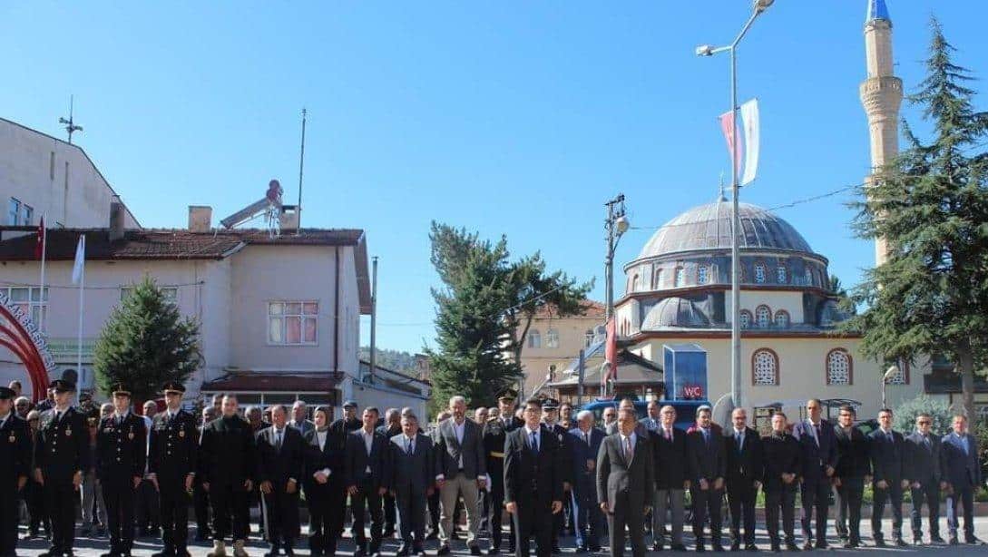 Cumhuriyet Bayramı Çelenk Sunma Törenimizi Gerçekleştirdik.